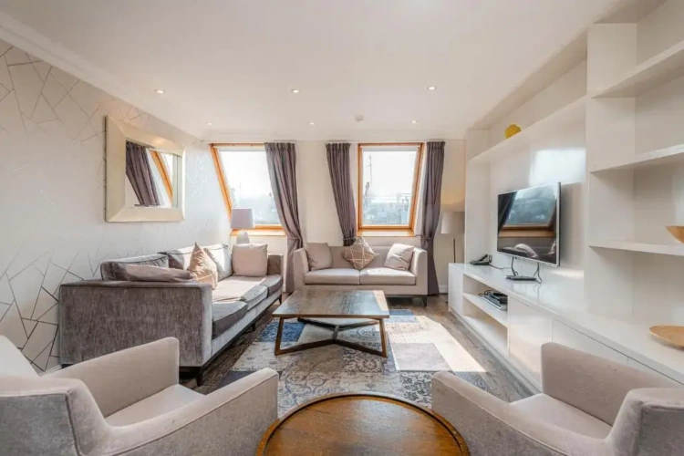 3 Bedrooms Penthouse Apartment