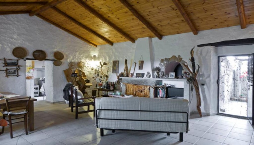 2 Bedrooms Cottage