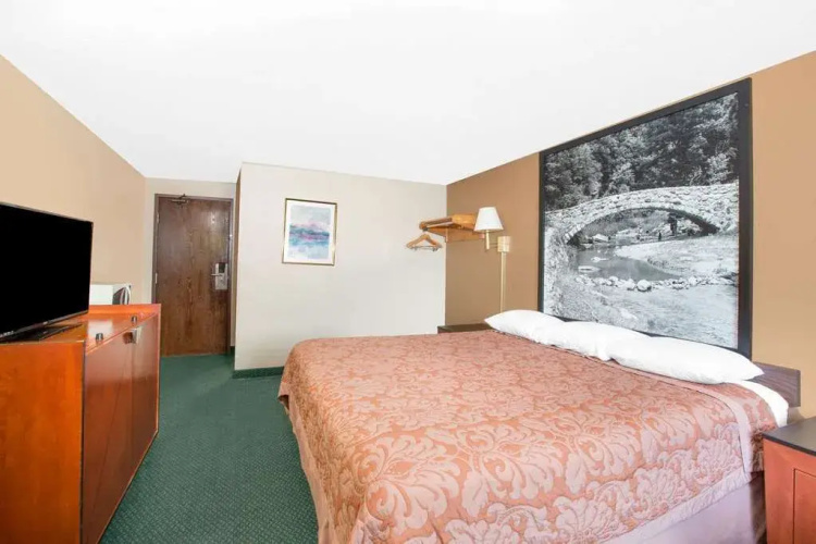 Super 8 Motel