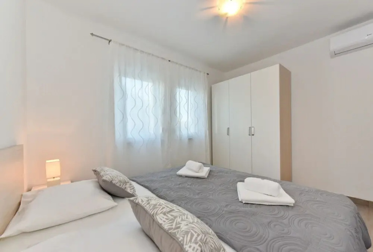 Luxury vir