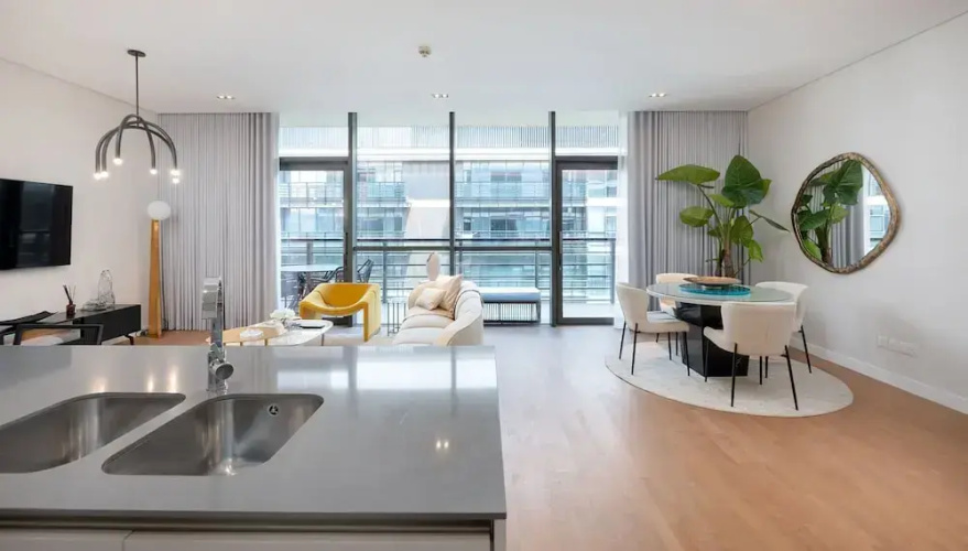 Bright Modern 1BR in City Walk