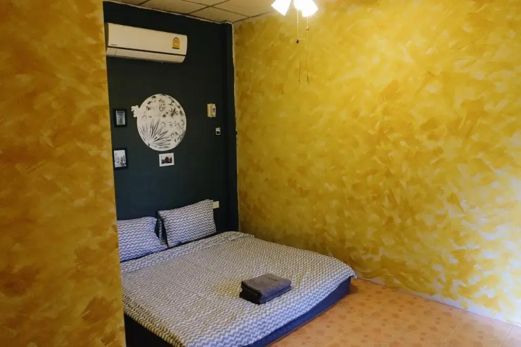 Carrot On The Moon Hostel