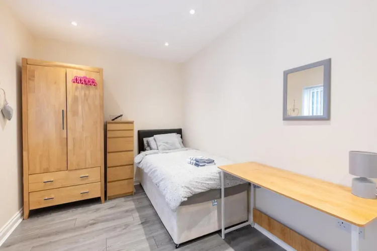 Beautiful 3BD Home Situated in Solihull