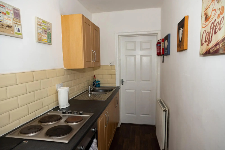Alexander Apartments Rooms 2
