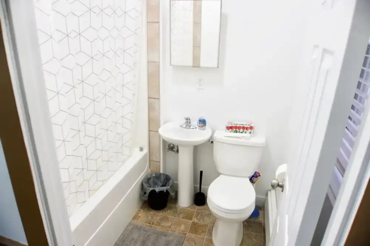 Affordable Apartment w Parking Location Coffee