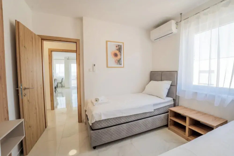 Meridian Pool Residences