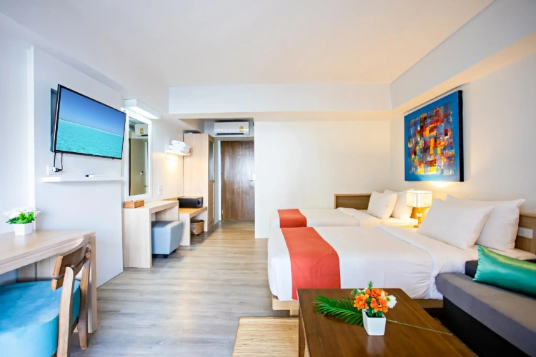 Deluxe Twin room with balcony