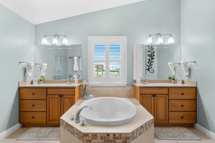 3811 Ocean Beach Blvd