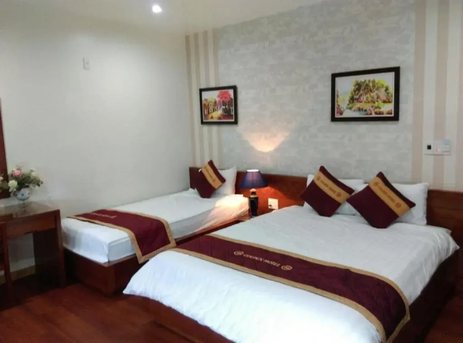 Superior Triple room with city view