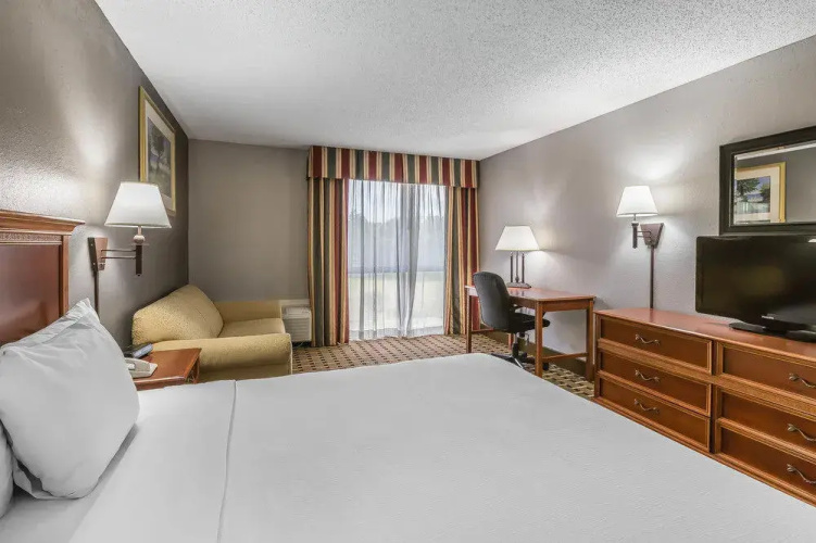 Clarion Inn