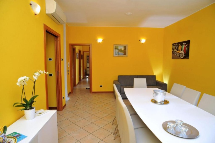 3 Bedrooms Apartment