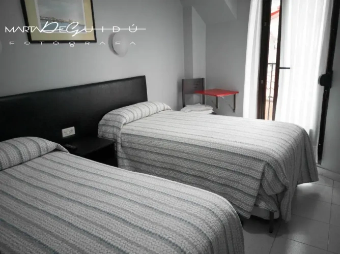 Standard Twin room with balcony
