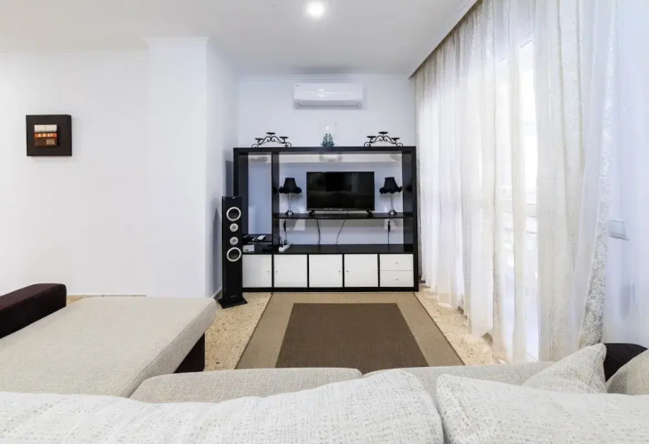Fuengirola Centre - Modern 2BR Apartment -one Step to Everything