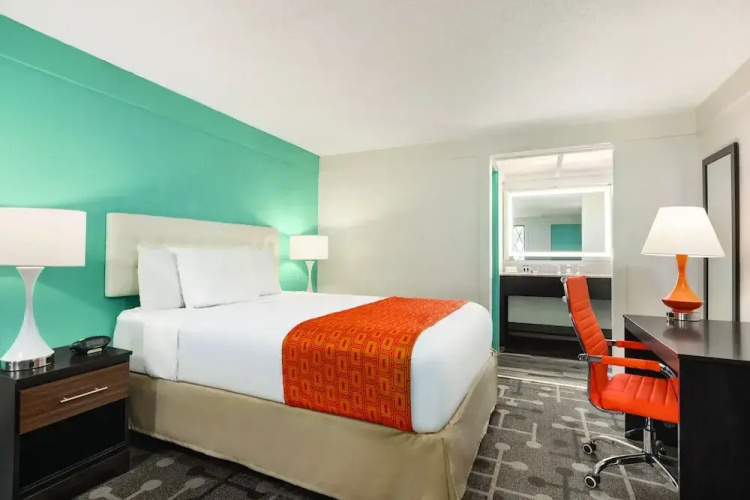Dover Inn & Suites