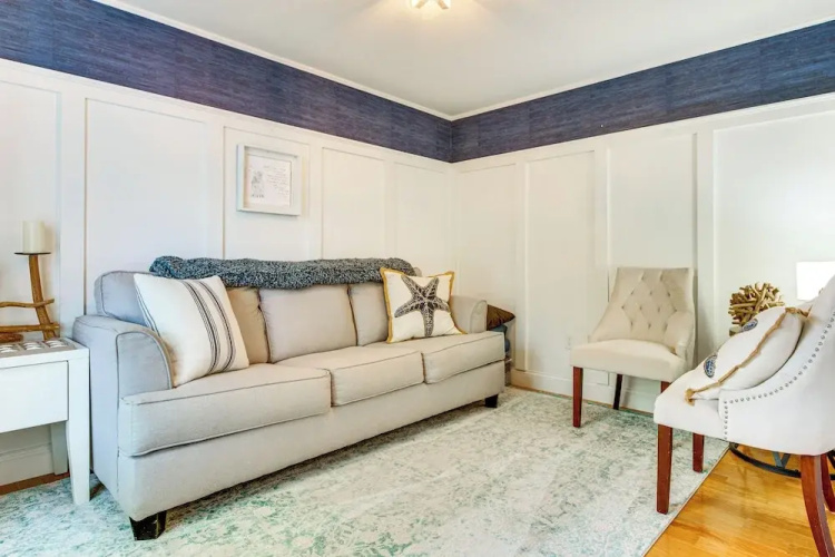Downtown Ogunquit Home: 1 Mi to Beach!
