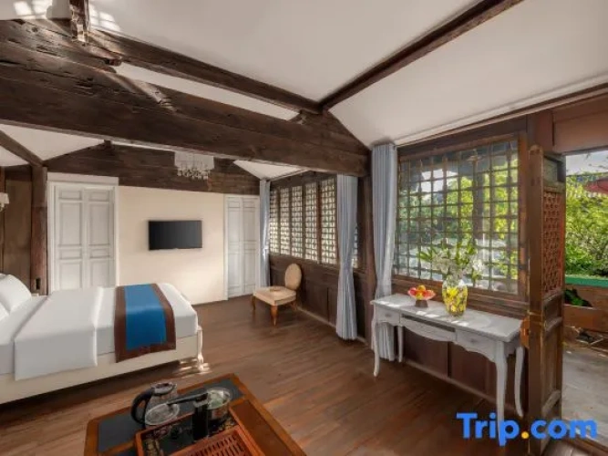 Double Suite with courtyard view