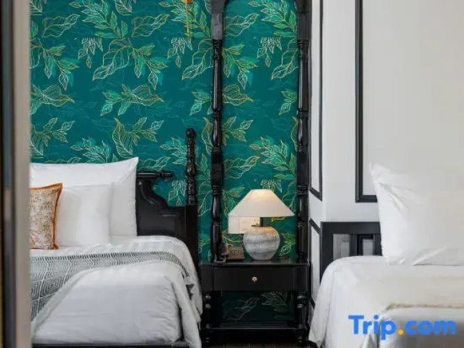 Triple Suite with city view