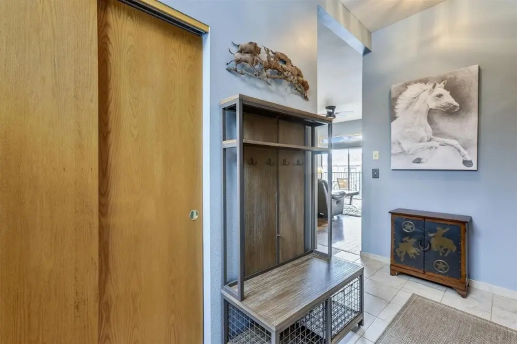 Lake Forest 204f 2 Bedroom Condo by Redawning