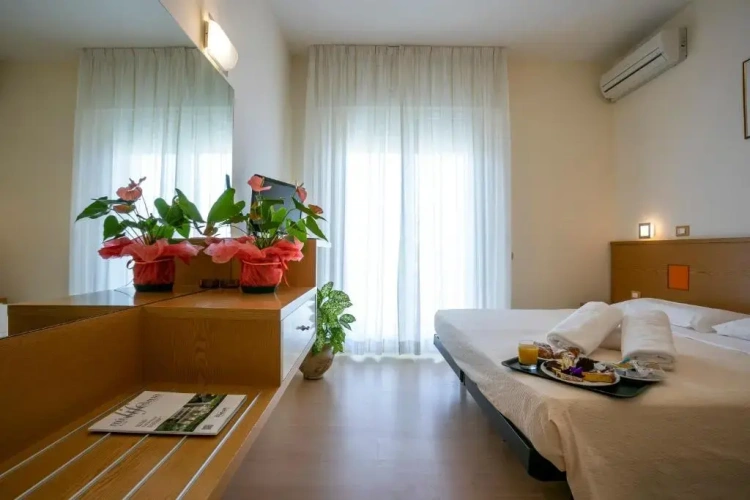 Standard Quadruple room with sea view