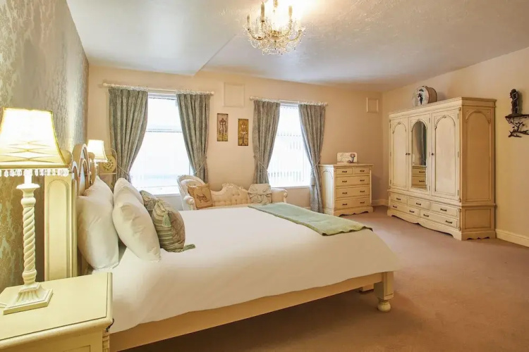 Regency Mansions Apartment