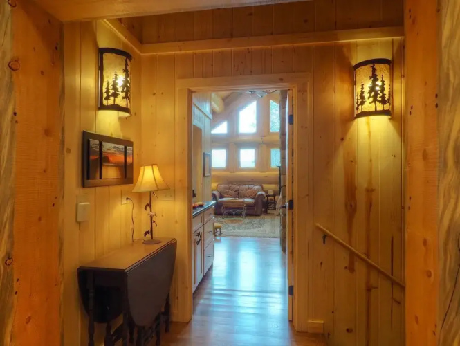 Mounticello Log Cabin - 4 Br Home