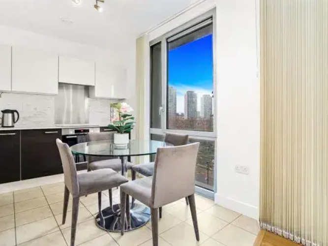 Charming 2 Bedroom Flat in Bromley&nbsp;By&nbsp;Bow