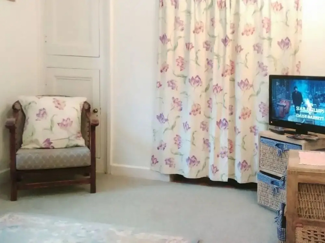 1 Rose Cottages