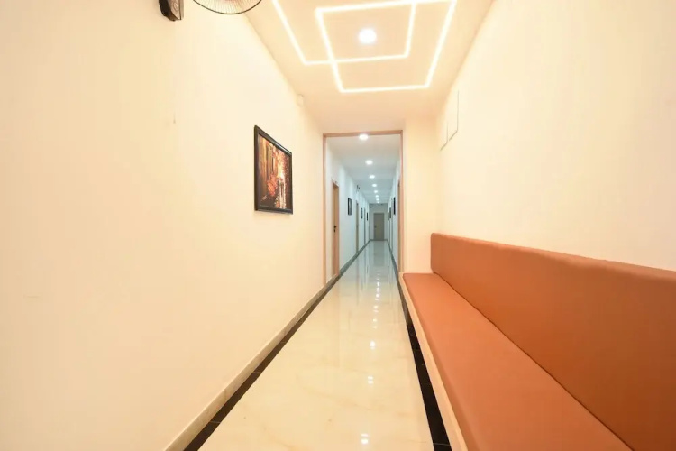 Fabhotel Narsingi