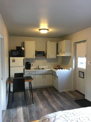 1 Bedroom Deluxe Suite with mountain view