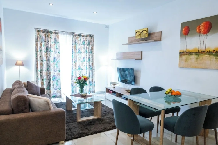 3 Bedrooms Apartment with balcony and with city view