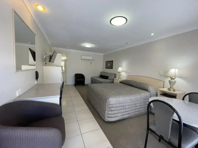 Crows Nest Motel