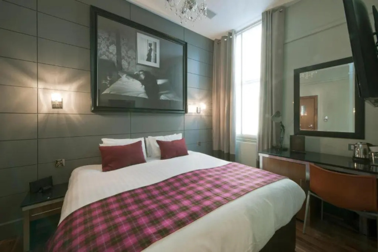 Angel's Share Hotel