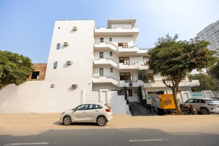 Hotel Warm Welcome Inn - Noida
