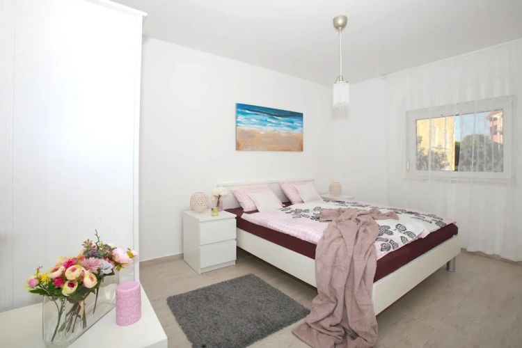 1 Bedroom Apartment with balcony and with sea view