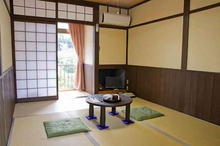 Economy room