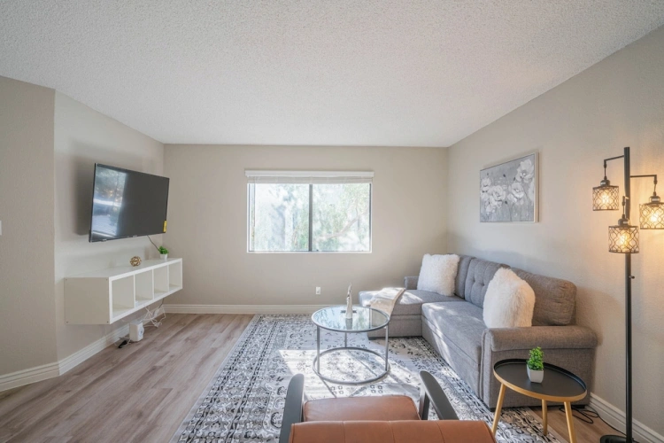 2 Bedrooms Executive Apartment