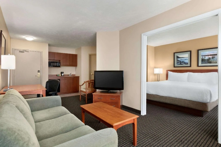 1 Bedroom Deluxe Double Suite