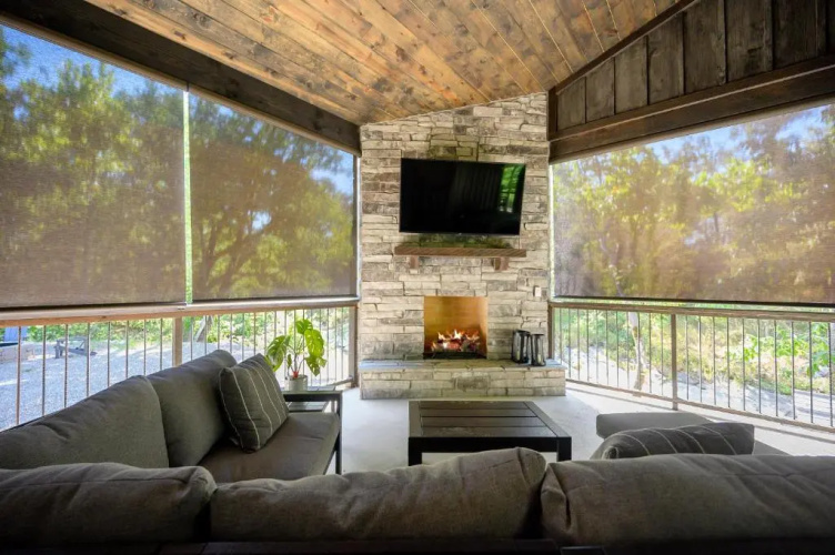 Vacana Blackwater Waterfront Couples Cabin, HotTub, FirePit, Pet Friendly