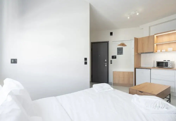 LIV - Modern Studio Apartment S8-4a