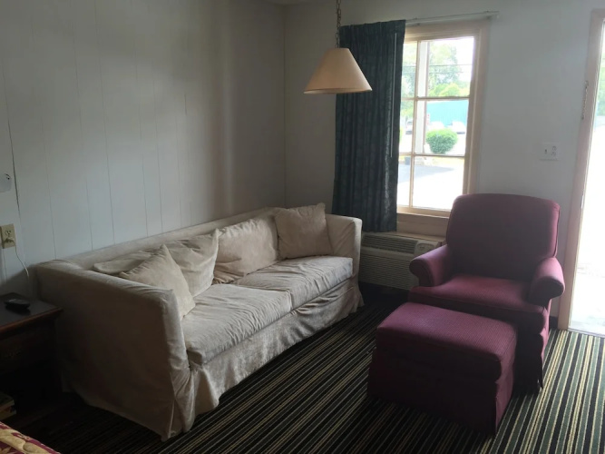 Scottish Inn & Suites