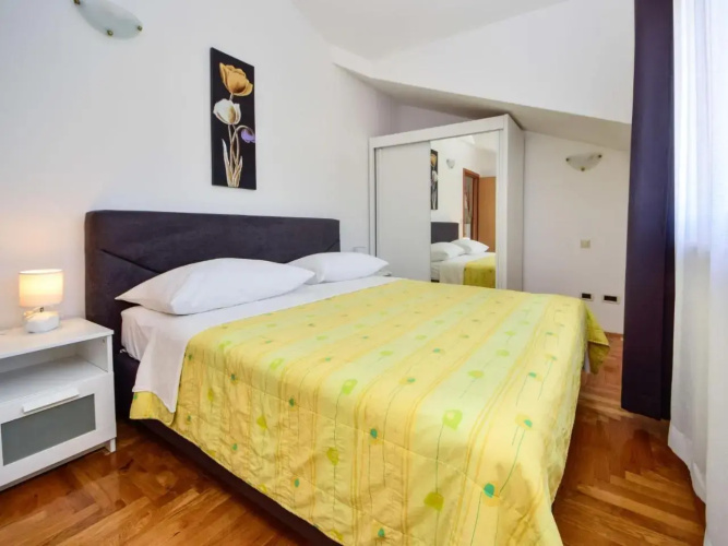 Apartment Mare-4 by Interhome