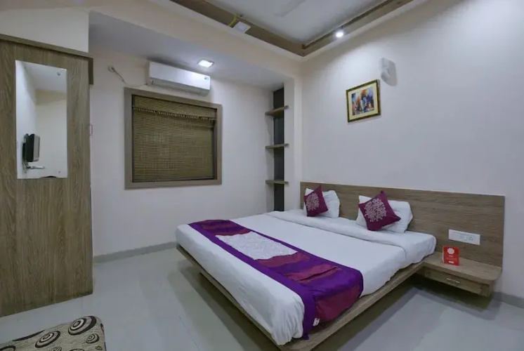 Shri Nivas Hotel