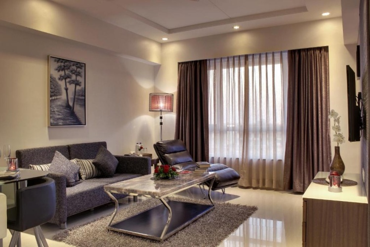 Suite with city view