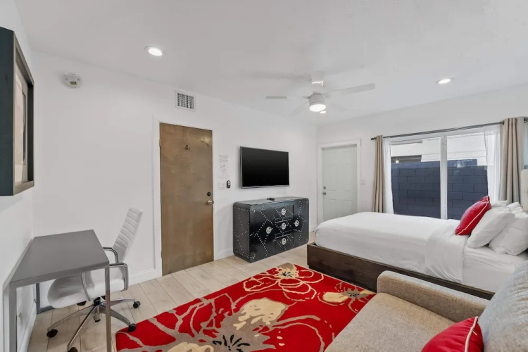 320-1 Las Olas Boulevard