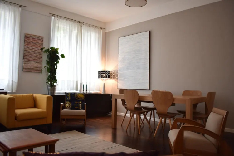 Spacious 3 Bedroom Apartment - Image 3