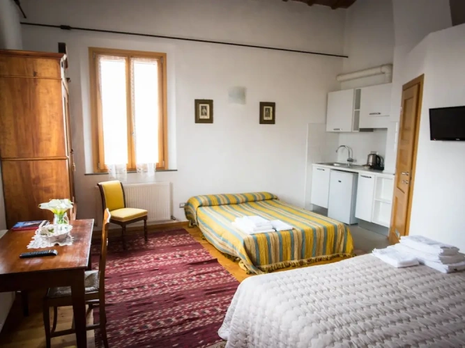 Standard Triple room