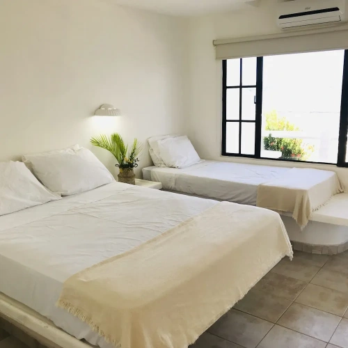 Standard Triple room with ocean view