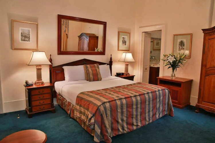 Manor Boutique Hotel