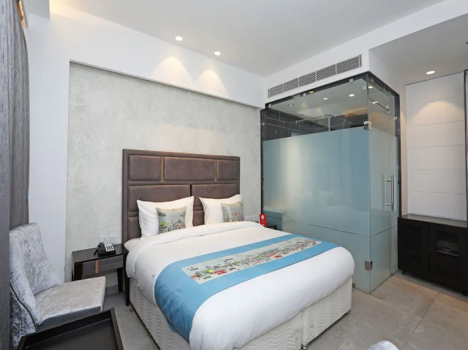 OYO 11071 Hotel Tisya