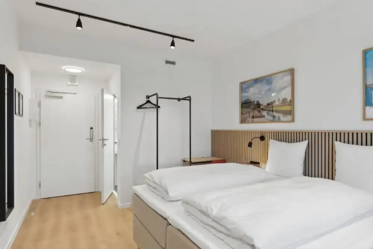 Easy Stay